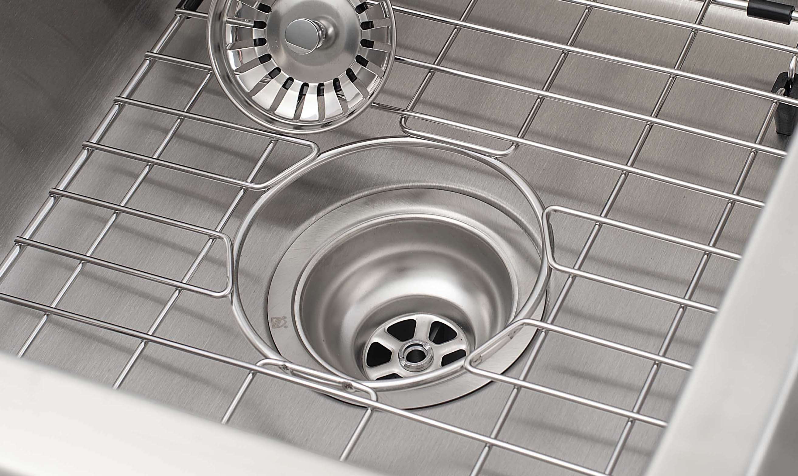 Capri Series Drop-in Stainless Steel 32 in. 3-Hole 50/50 Double Bowl Kitchen Sink with Grid and Strainers