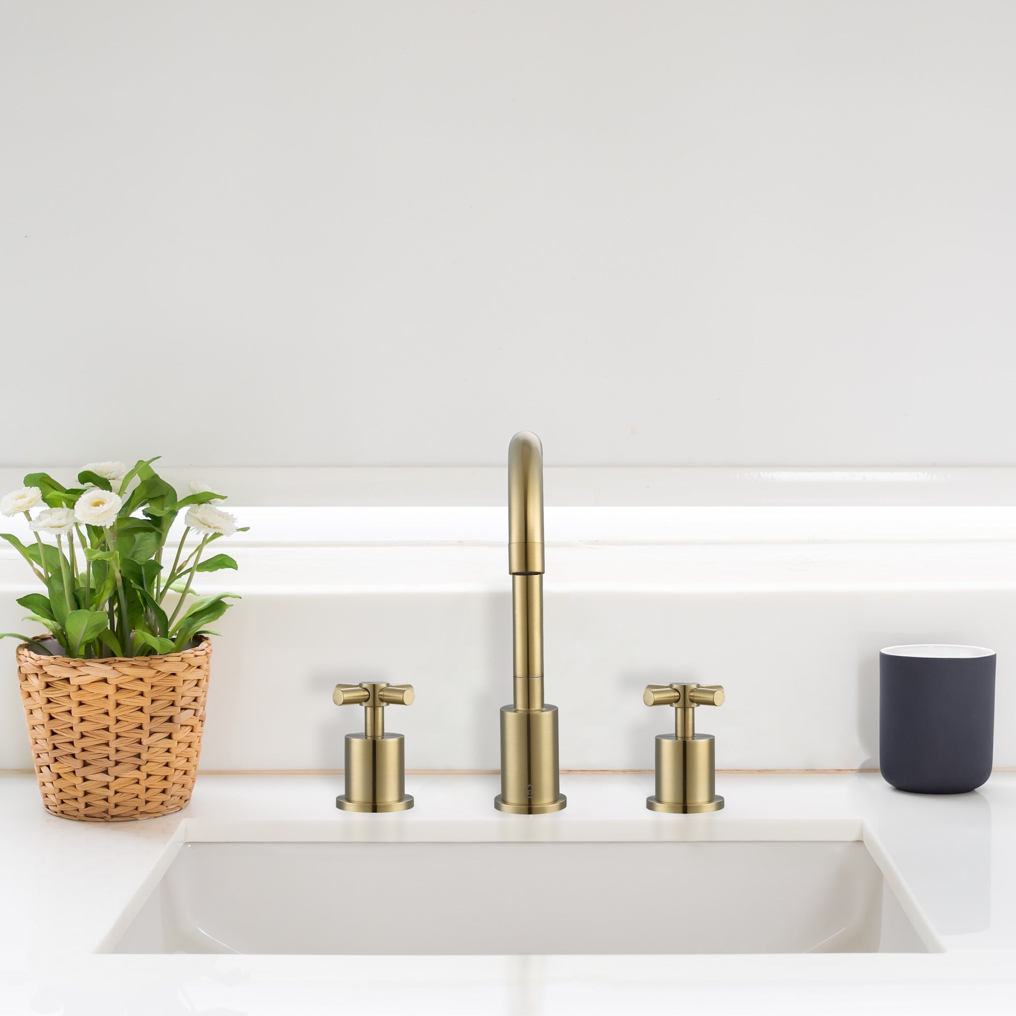 Ancona robinet de salle de bain à poignées en croix éloignées de la gamme Prima en champagne doré brossé