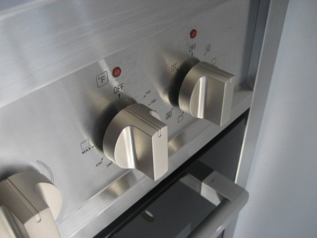 Gourmet 24 in. Vitroceramic with Convection Oven Freestanding Range